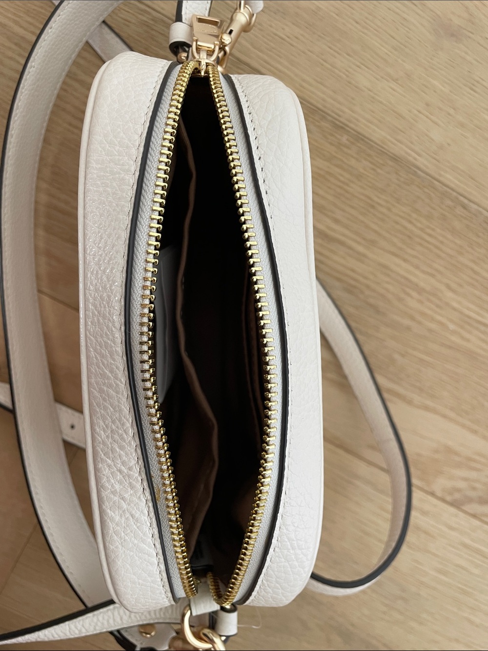 White Coach Purse - Picture 6 of 6